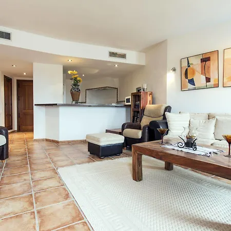 Bennecke Salvatore Apartment *